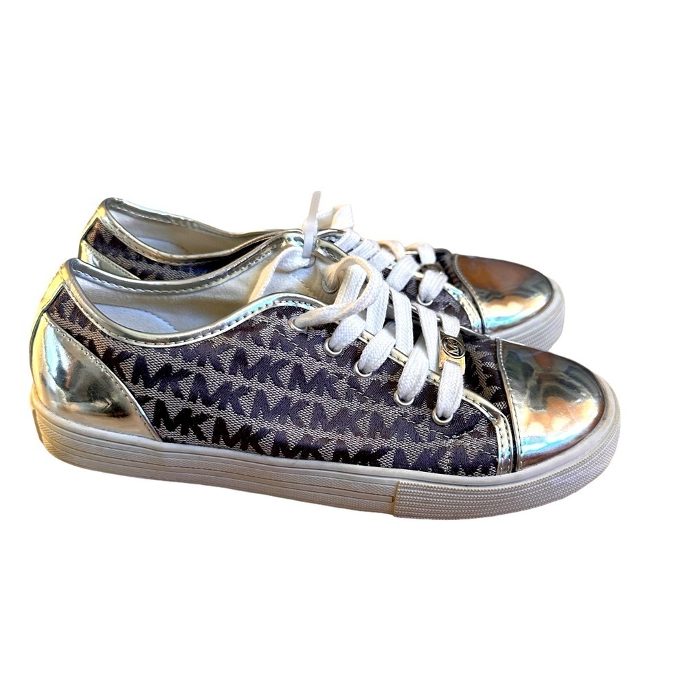 🌻 4/$25 - Michael Kors Poppy Color Block Logo Sneakers - Silver